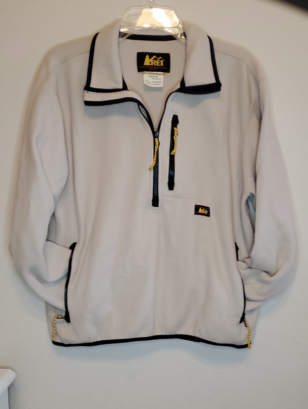 REI Women’s Size M Cream Fleece Quarter-Zip Jacket with Black Trim